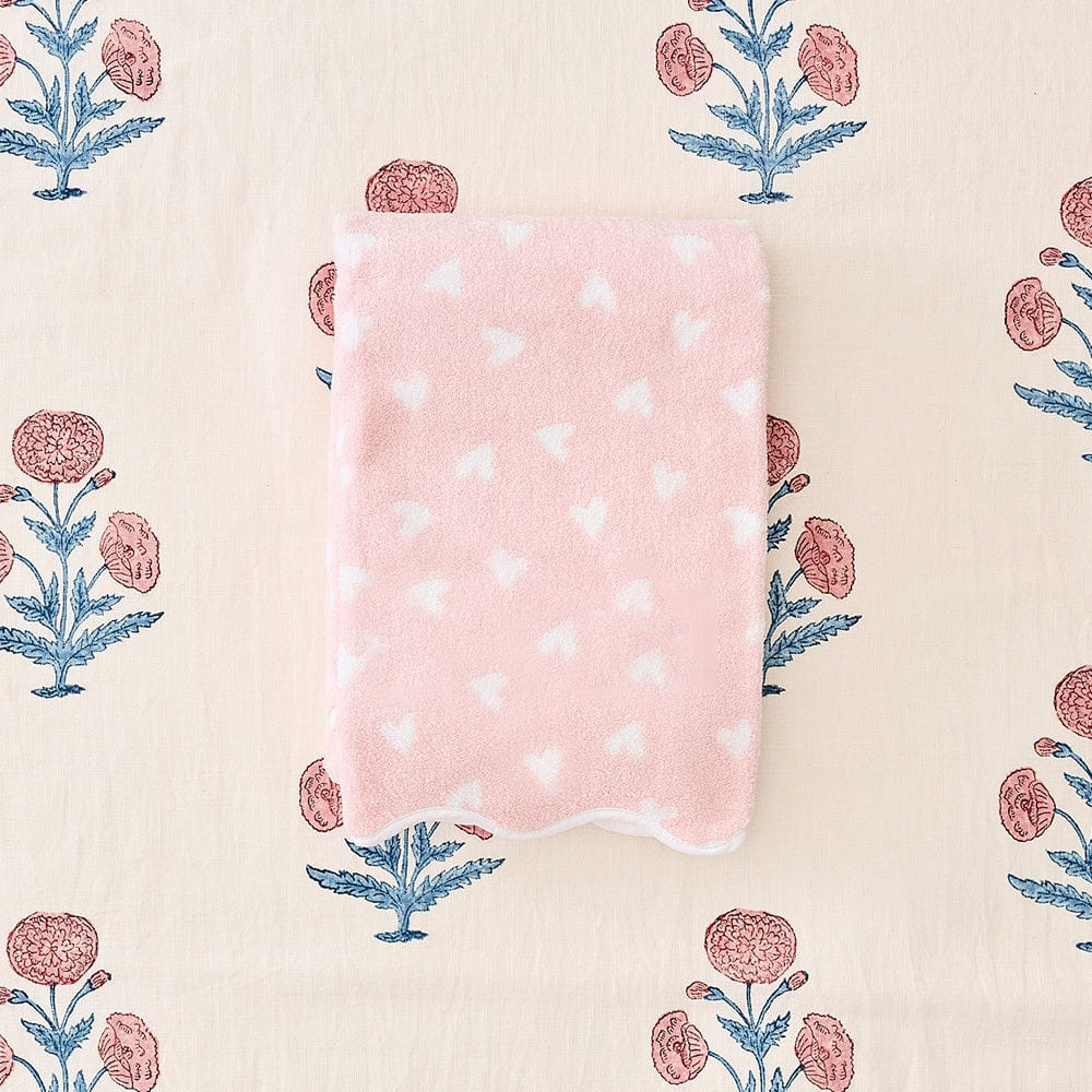 Patterned Scallop Bath Towel - Tossed Pink Hearts