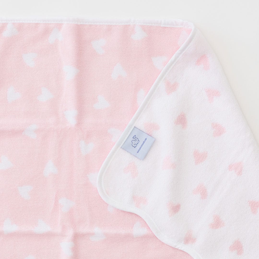 Patterned Scallop Bath Towel - Tossed Pink Hearts