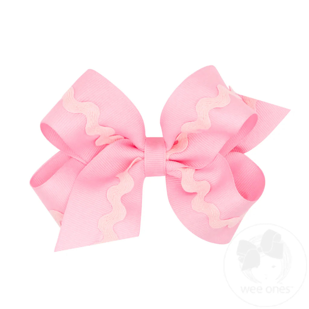 Light Pink Bow with Light Pink Rick Rack Pattern
