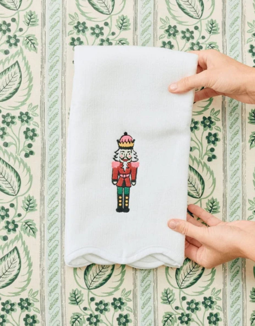 Scallop Powder Bath Towels (pair) - Nutcracker