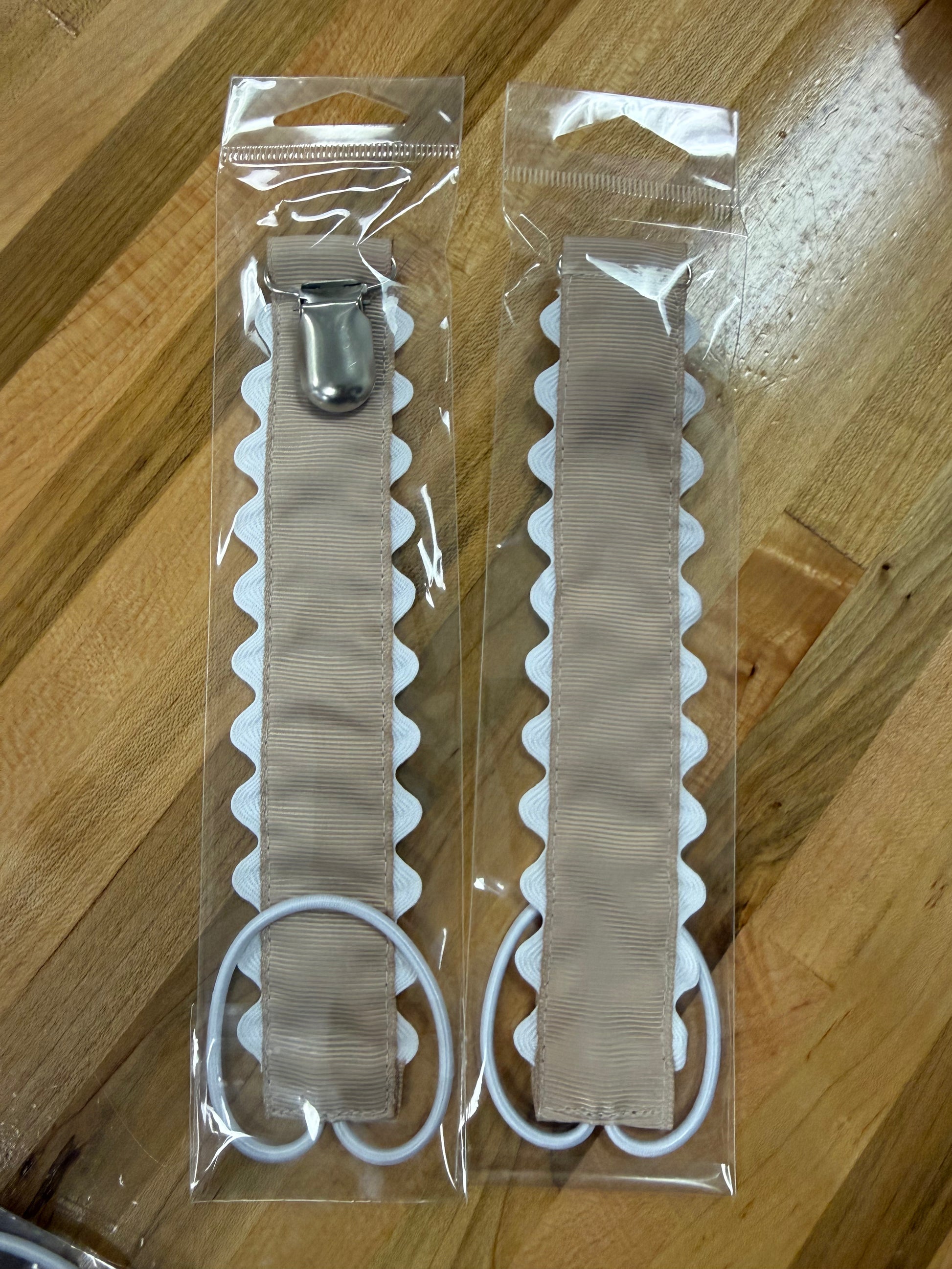 Khaki scalloped pacifier holder with metal clip 