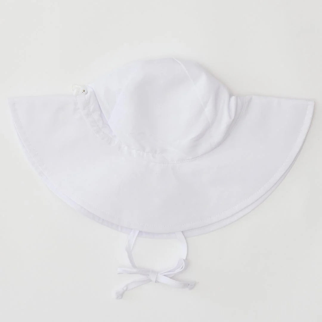 White sun hat with straps
