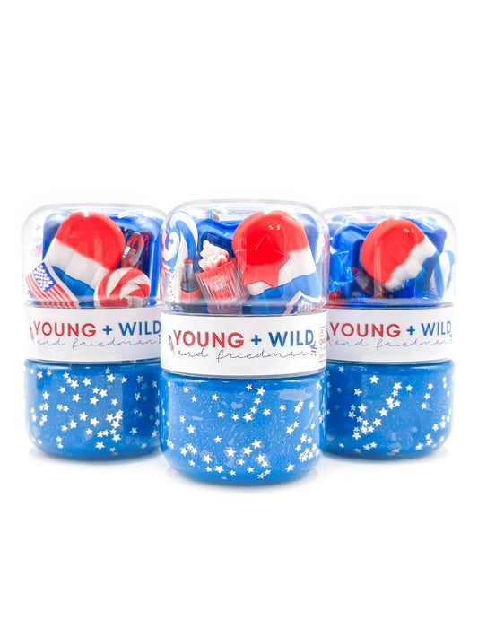 The Fourth of July Grab & Go Dough Jars come with one jar of our amazing all-natural sensory dough and a separate screw-on jar filled with everything you need to make the cutest scene!

It is perfect for everyday play, on-the-go entertainment, party favors and class gifts!